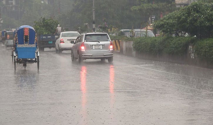 রাজধানীতে বজ্রসহ বৃষ্টির পূর্বাভাস, বাতাসের গতিবেগ নিয়ে সতর্কবার্তা