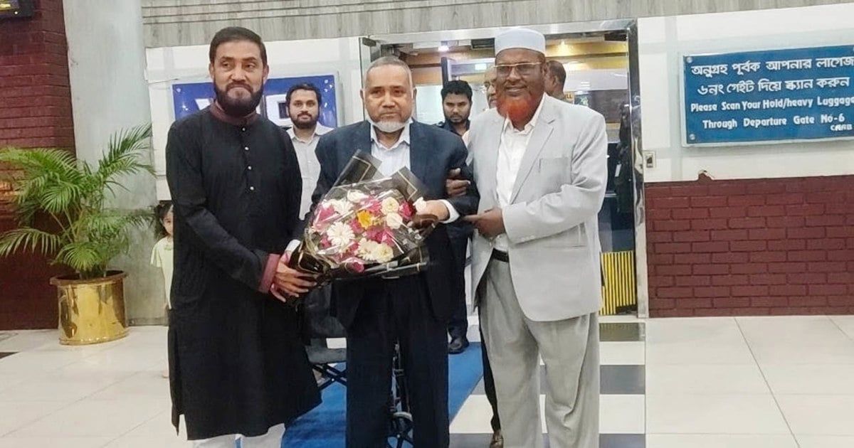 চিকিৎসা শেষে দেশে ফিরলেন বিরোধীদলীয় উপনেতা ডা. তাহের
