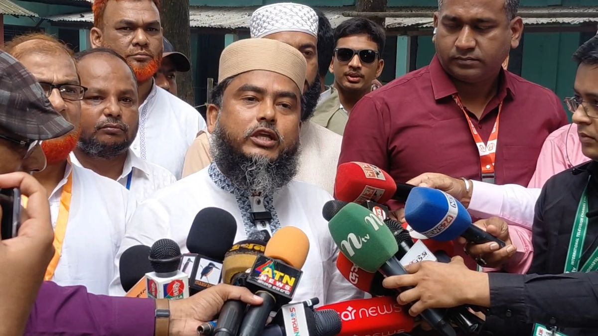 ঠাকুরগাঁও-১ আসনে চলছে ভোট গ্রহণ: কর্মকর্তাদের কার্ডে ছবি না থাকায় উদ্বিগ্ন দেলাওয়ার
