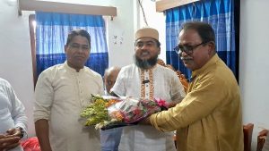 পরাজিত জামায়াত প্রার্থীর বাড়িতে ফুল নিয়ে গেলেন মির্জা ফয়সল, দেলাওয়ার বললেন, ‘বেস্ট অব লাক’